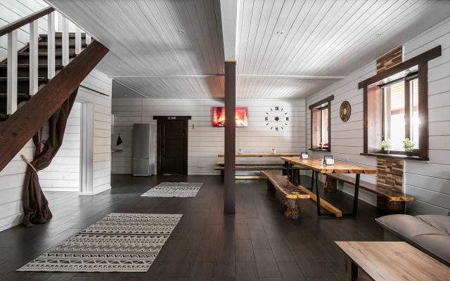 Частный дом с русской баней и бассейном