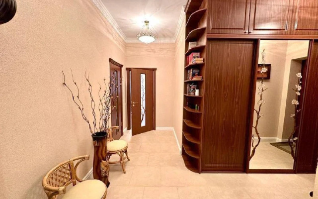 Ryadom S Chashey Flat