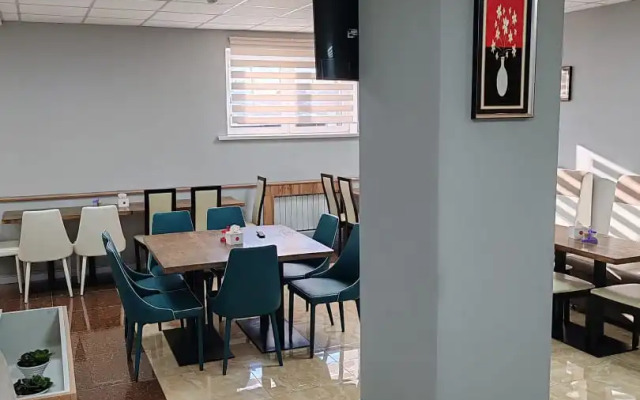 Universal Hostel