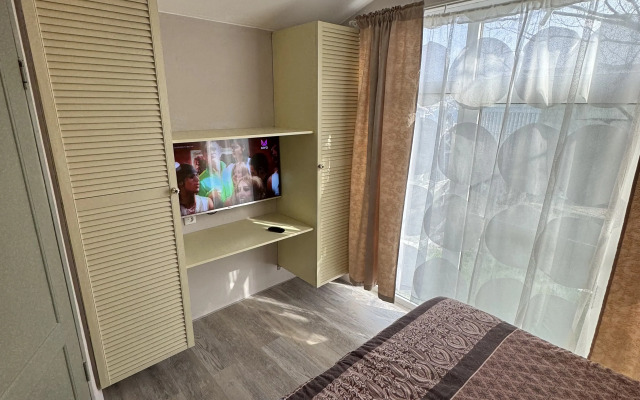 Na Pribrezhnoy 20 Guest house