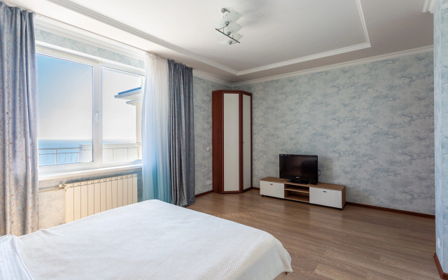 Квартира трехкомнатная с прямым видом на море