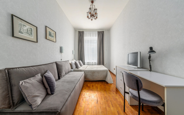 Апартаменты 3 спальни на Мойке