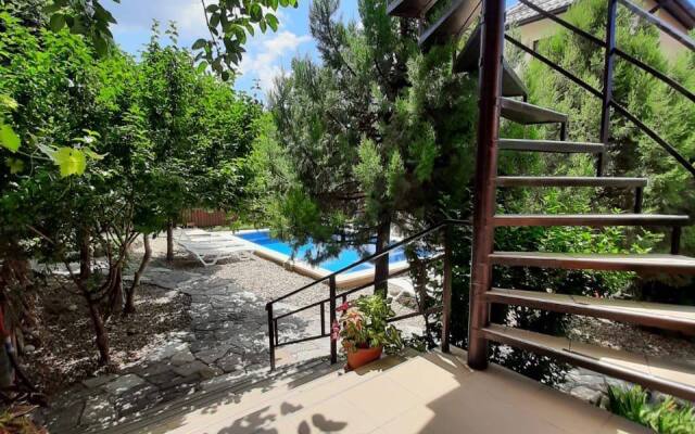 U Harlampyicha Guest House
