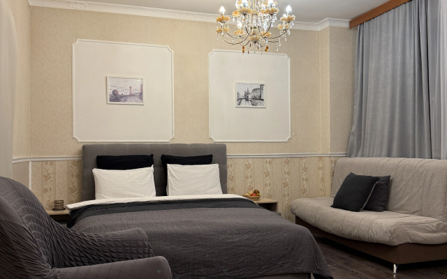 Апартаменты У Финляндского Вокзала и Крейсера Авроры"