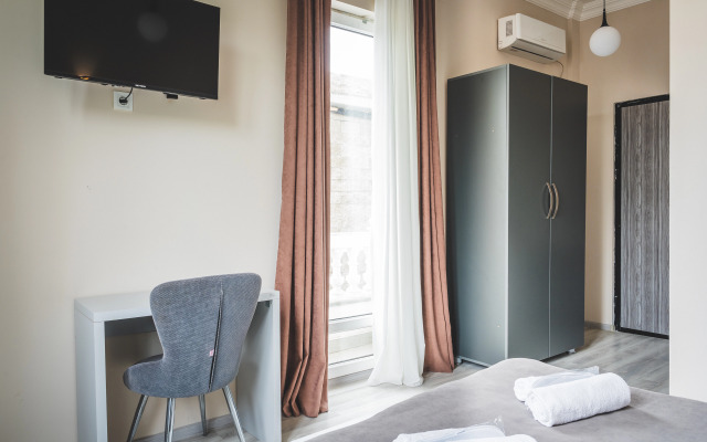 White House Mini-Hotel