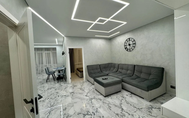 Na Kursantov Kirovtsev 4a Flat