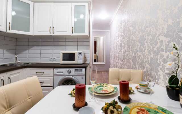 Dvukhkomnatnye U Severnogo Vokzala Apartments