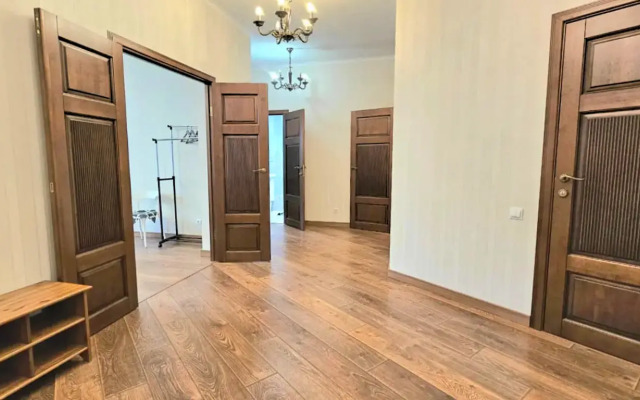 Квартира в Центре Города Рядом с Кремлёвской Набережной