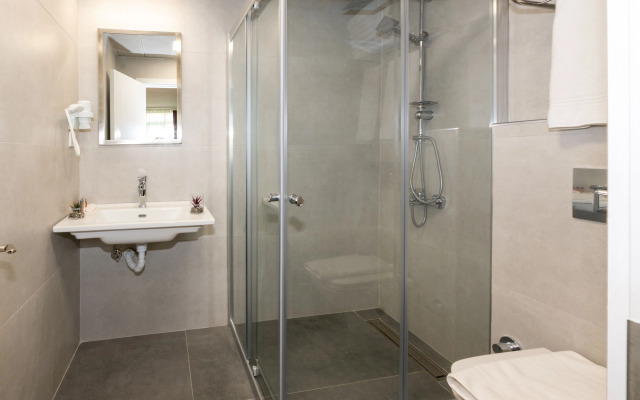 Istanbul Holiday Hotel