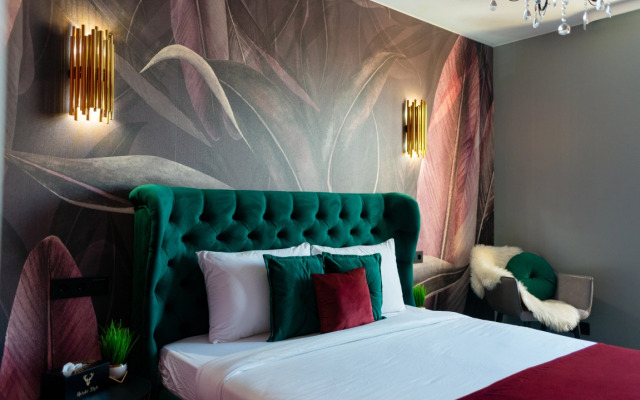 Novin House Apartments Eclecticism