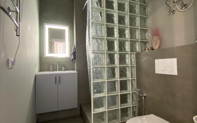 V Tsentre Na Chernyshevskogo Flat