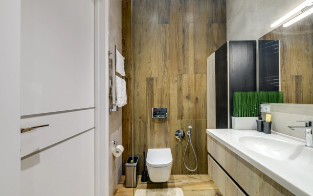 38th Floor, Stylish Apartment with Private Park