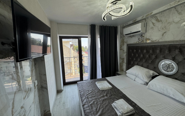 3-Kh Mestnye u Chernogo Morya Lenina 219/5 Apartments