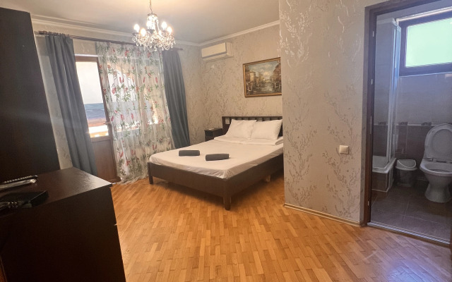 Magic Club Na Naberezhnoy Guest house