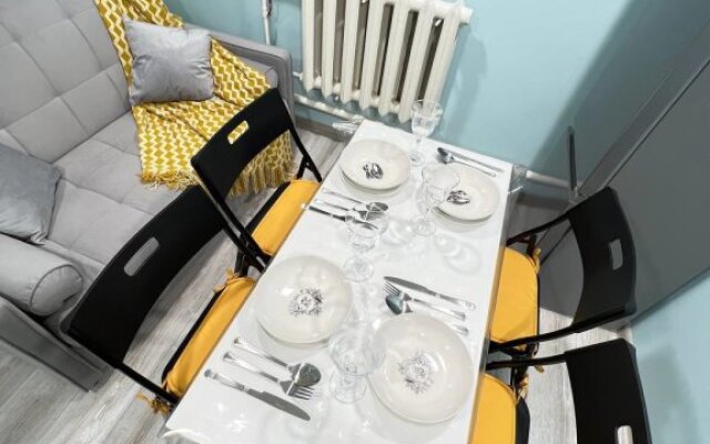 Dvukhurovnevaya studio Bright Yellow na Elektrozavodskoy