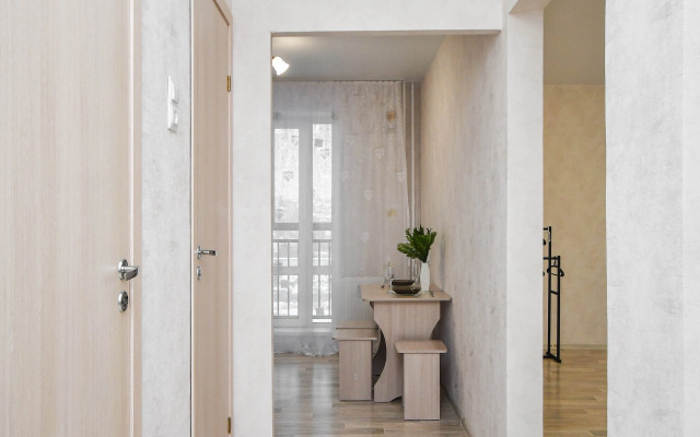 Prostornaya Kvartira Vozle SFU Flat