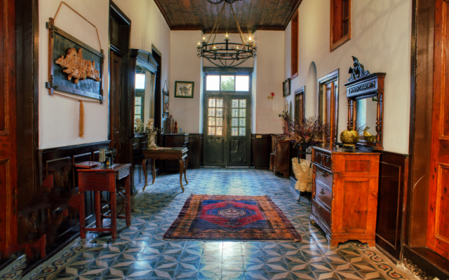 Отель White Garden