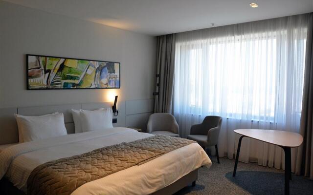 Mona Plaza Hotel