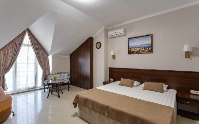 Irina Guest House