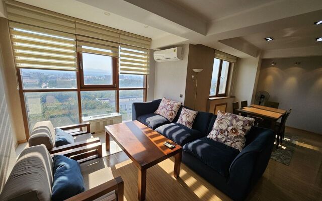Na Prospekte Kommunisticheskiy, 31b/1 Flat