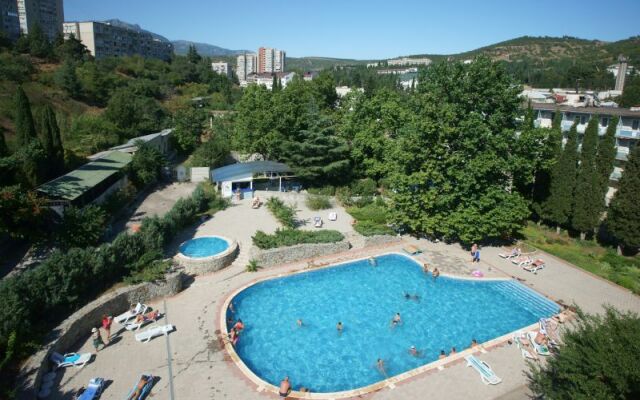 TOK Chajka Hotel
