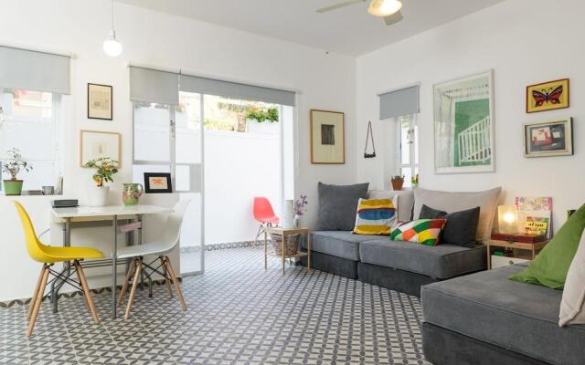 Vintage & Chic With Patio By Feelhome Apartments