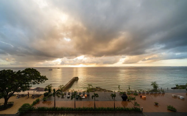 Курортный отель The Reef Island Resort Mactan Cebu