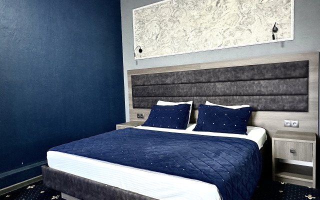 7 Nebo Hotel