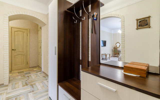 Na Oktyabryskom Prospekte 14 Flat