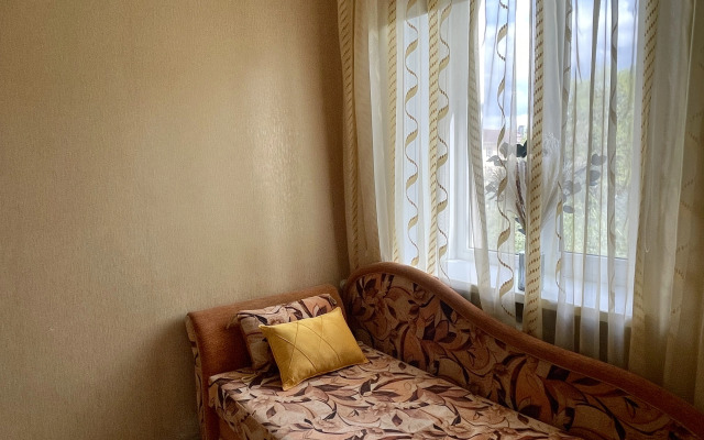 Uyutnaya Dvukhkomnatnaya Kvartira v Tsentre Flat