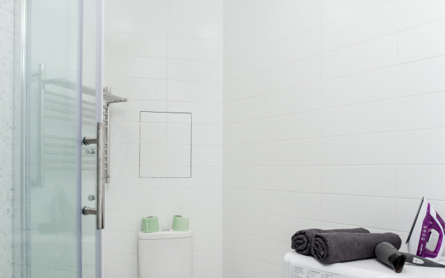 BestFlat24 White Bashnya Kit Apartments