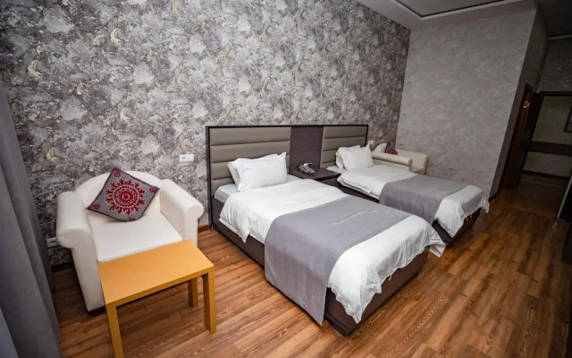 Vatan Hotel