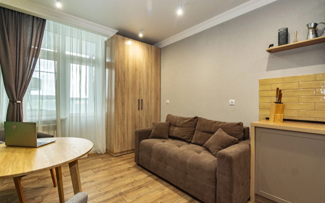 S Novym Sovremennym Remontom Flat
