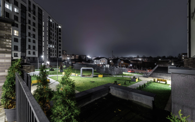 Flat Apartamenty V Tsentre S  Sostvennoy Terrasoy I Parkingom