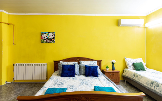 Na Leselidze 10b Guest House