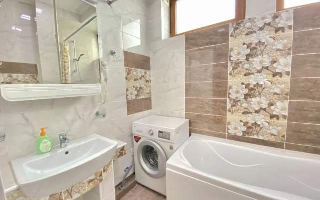 Komfort S 2 Spalnyami I Balkonom M2 Apartment