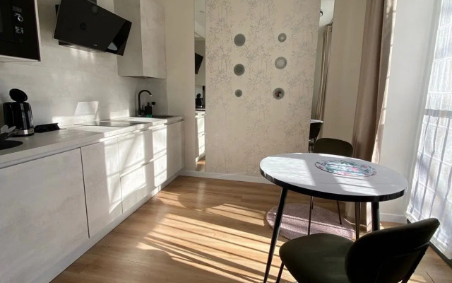 U Berega Morya s Vidom Na Park  Apartments