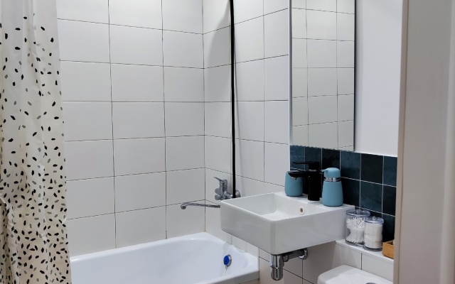 U Ozera Shlosstaykh Zamkovyy Prud Apartments