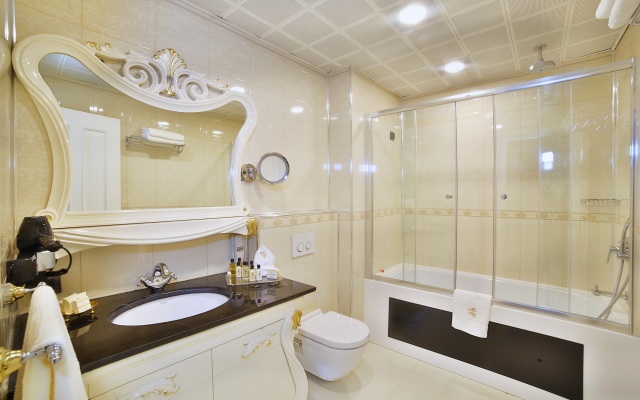 Seven Hills Palace Hotel