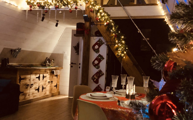 Частный дом дом у озера с чаном и баней