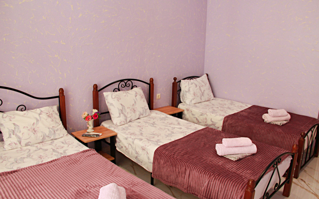 Rozovaya Laguna Guest House