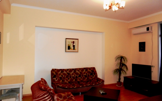 Na Ploschadi Respubliki Apartments