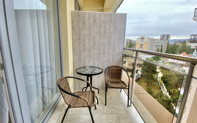 Apartments Alfa Chernomorskaya 10