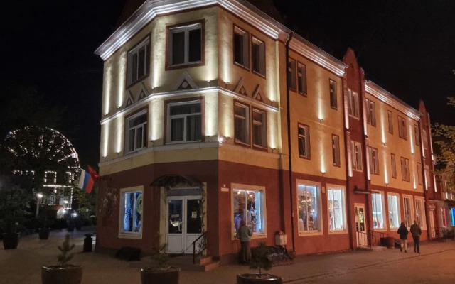 Dvukhurovnevaya Kvartira S Vidom Na More Apartments