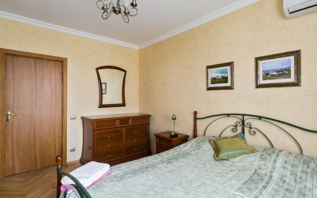 Апартаменты MaxRealty24 Марии Ульяновой 12