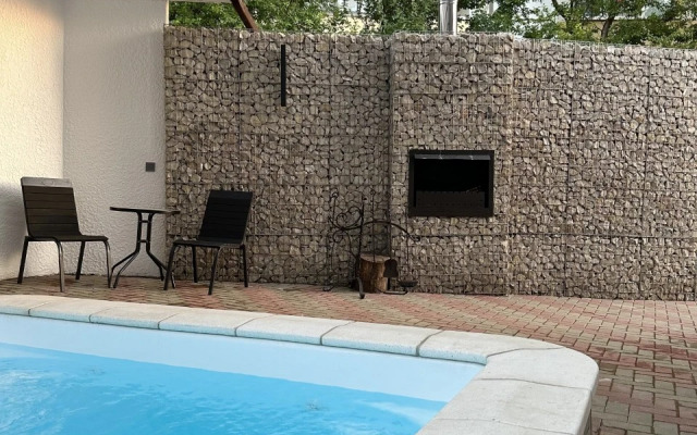 2-Kh Komnatnaya V Gostevom Dome Flat