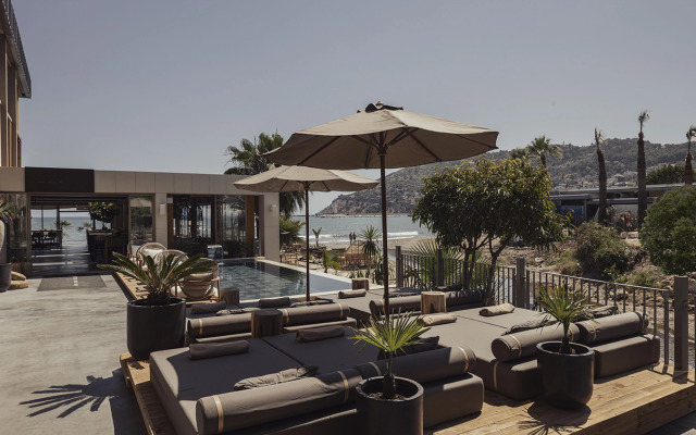 En Vie Beach Boutique Hotel