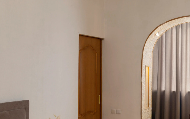 Svetlaya Ryadom S Morem Flat