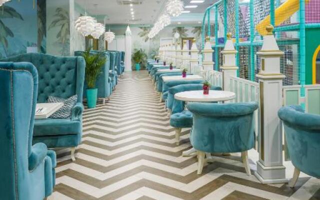 L hotel Hotel
