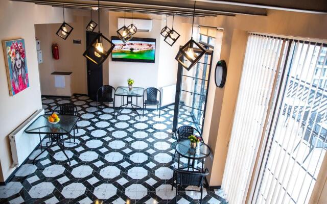 Sky Rooms Hotel